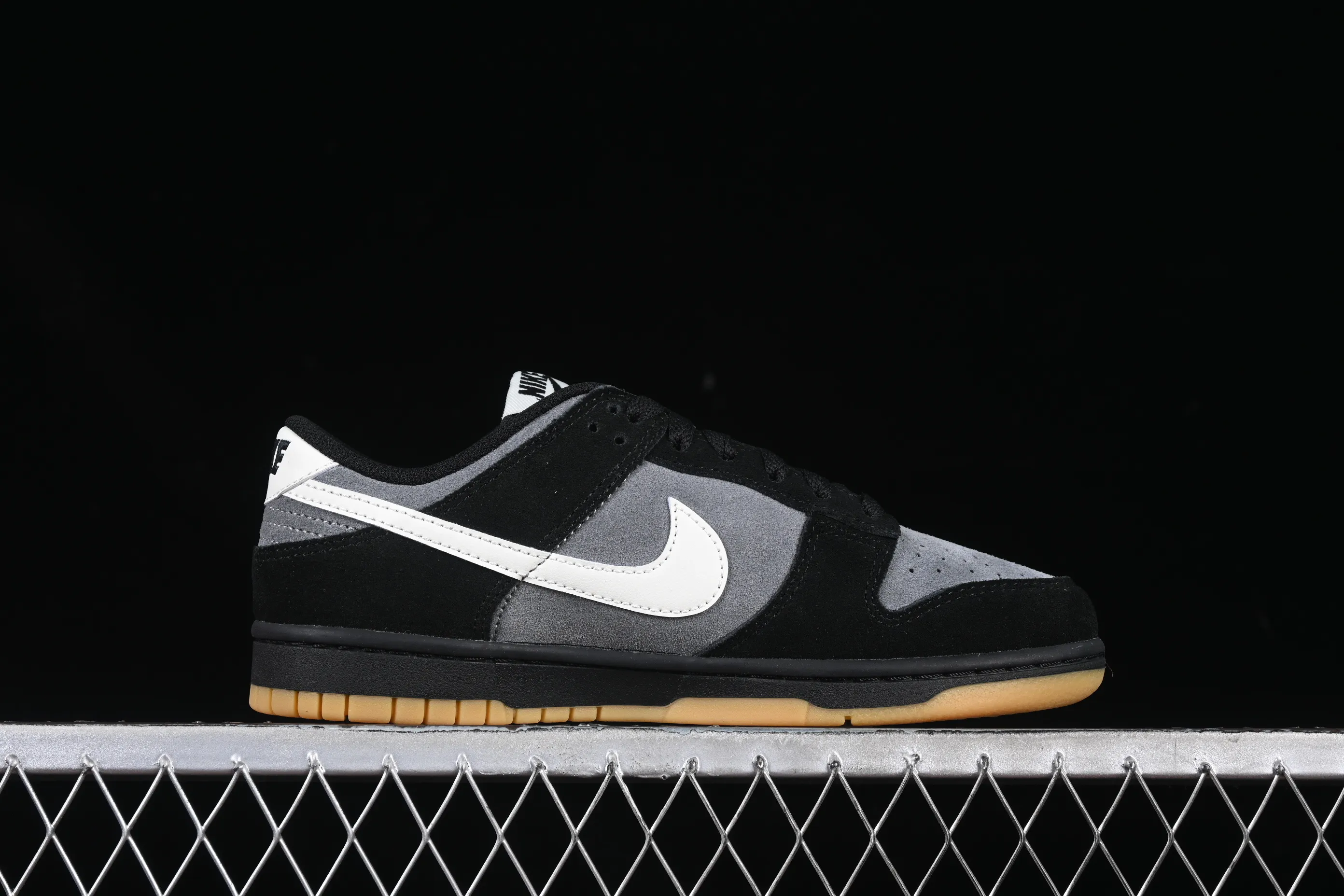 All categories Nk SB Dunk series Nk SB Dunk Low low-top sneakers Nk Dunk Low black and gray color low-top casual sneakers HQ1931-001